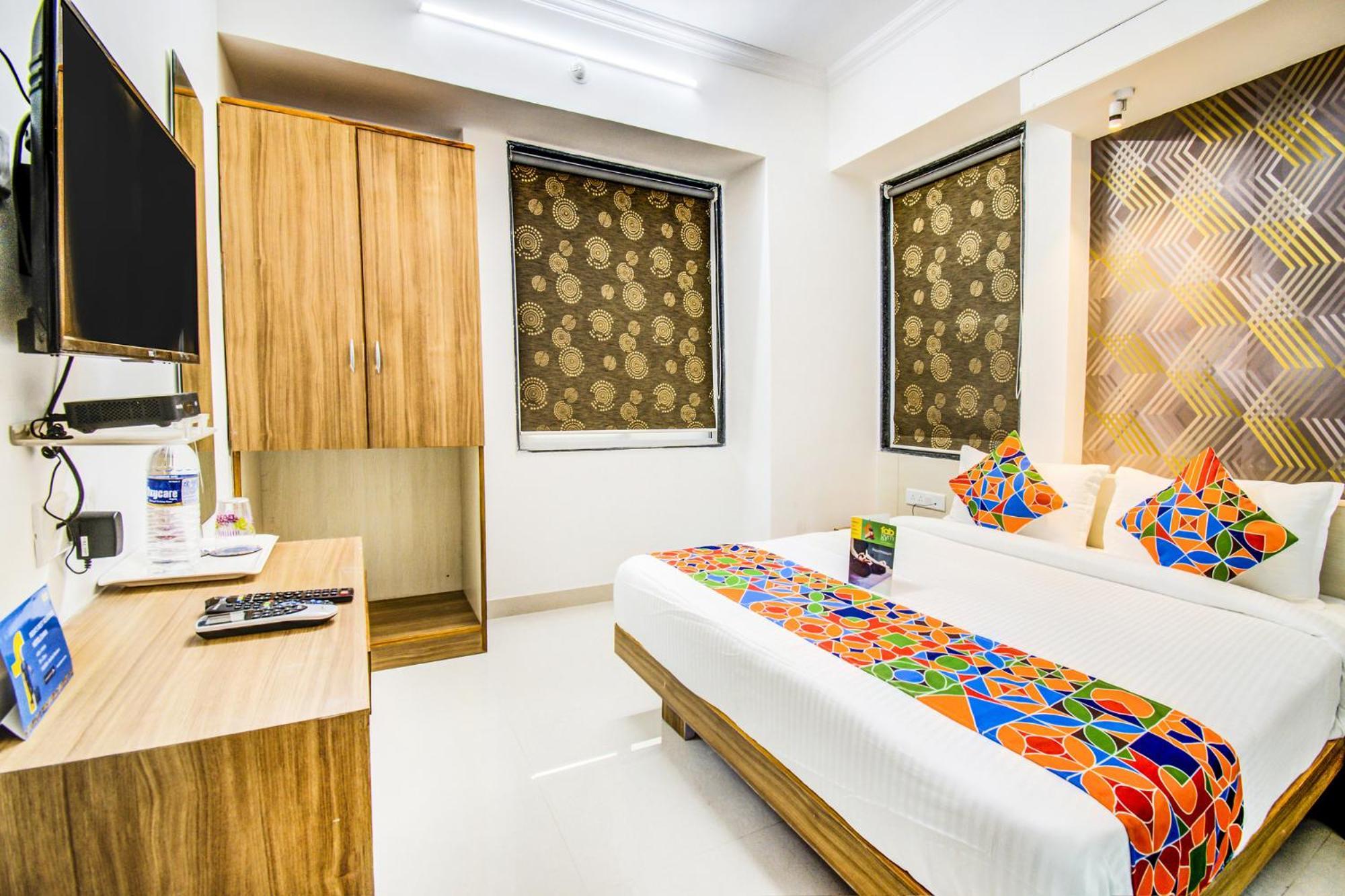 Hotel Fabexpress Marvel Bliss - Nr Trump Towers 3*
