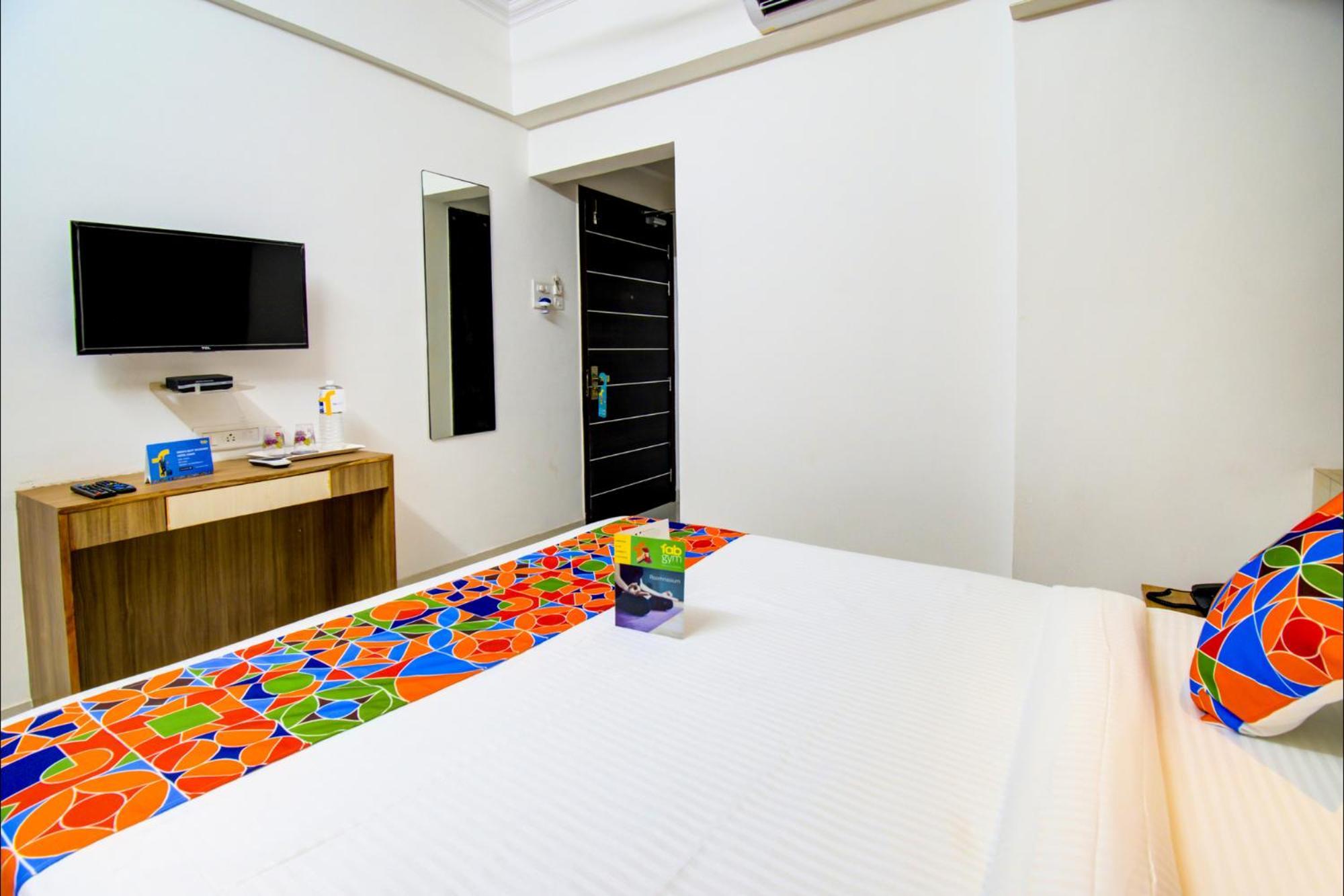 Fabexpress Marvel Bliss - Nr Trump Towers Hotel Pune